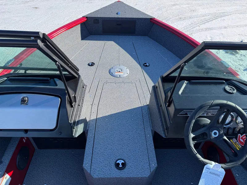 Slide: The Image of Lund 1800 Explorer Sport 2026 - 4