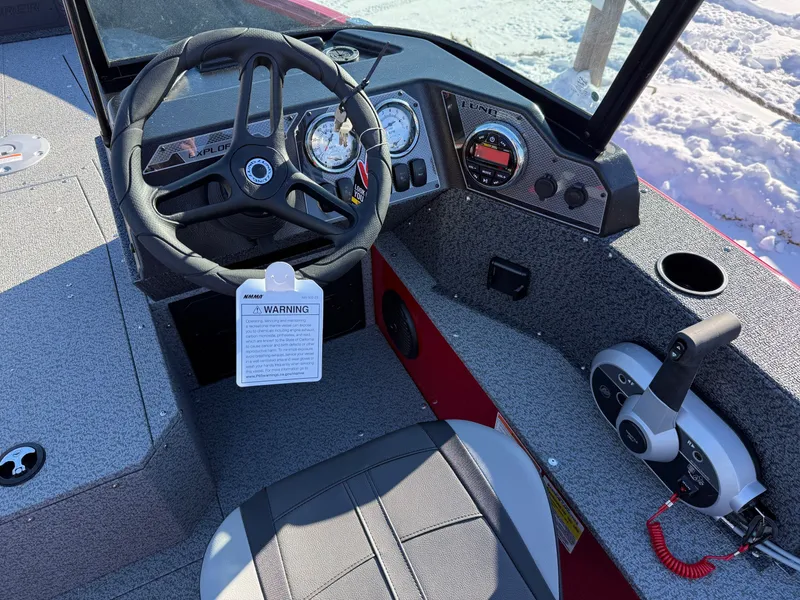 Slide: The Image of Lund 1800 Explorer Sport 2026 - 6