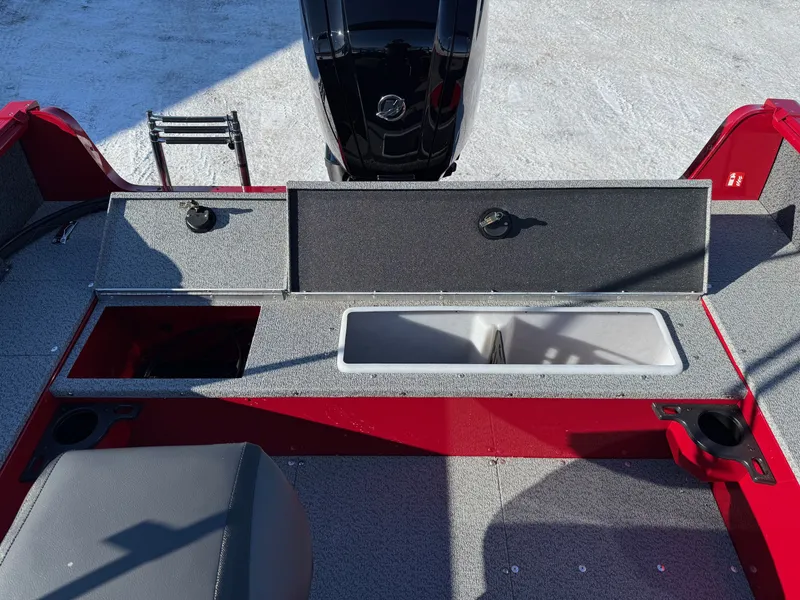 Slide: The Image of Lund 1800 Explorer Sport 2026 - 9