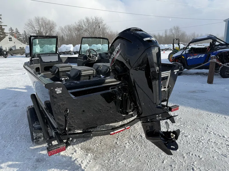 Slide: The Image of Lund 1700 Explorer Sport 2026 - 3