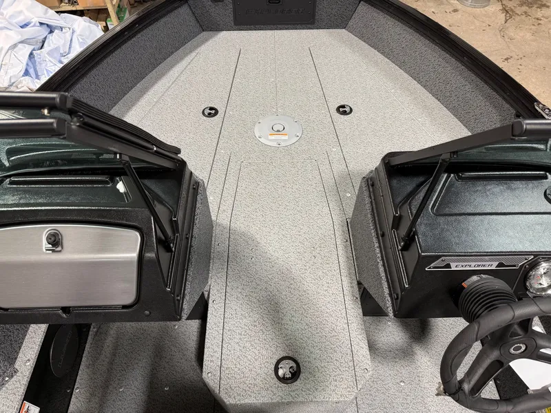 Slide: The Image of Lund 1700 Explorer Sport 2026 - 7