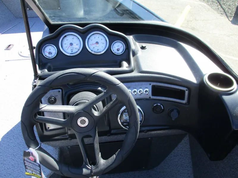 Slide: The Image of Dashboard of Lund 1875 Fisherman boat, model year 2026. - 3