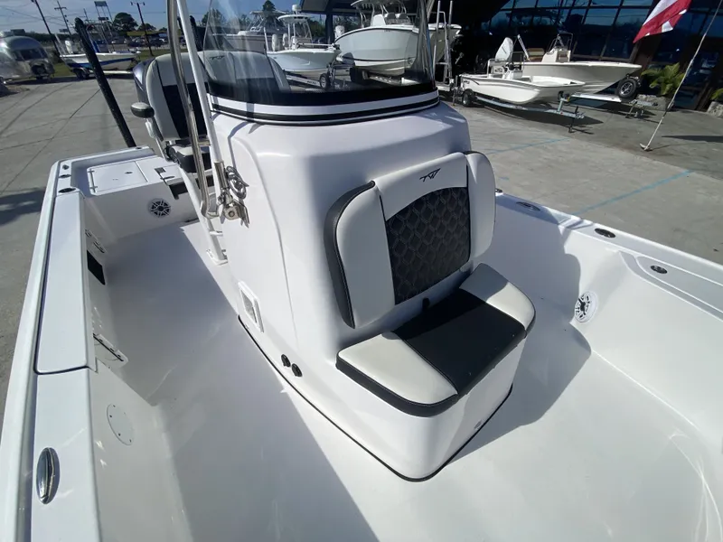Slide: The Image of Tidewater 2410 Bay Max 2023 - 18