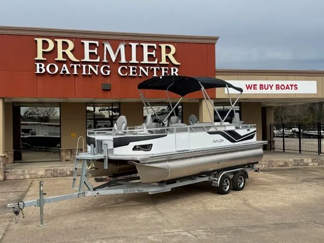 Slide: The Image of Avalon Venture 85 Rear Fish - 21' 2026 - 8