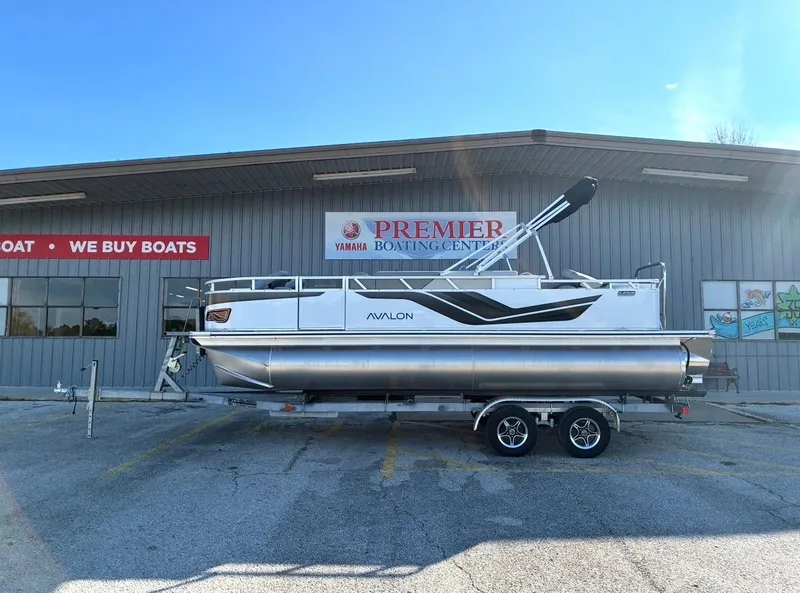 The Image of Avalon Venture 85 Quad Fish - 21' 2026 - 1