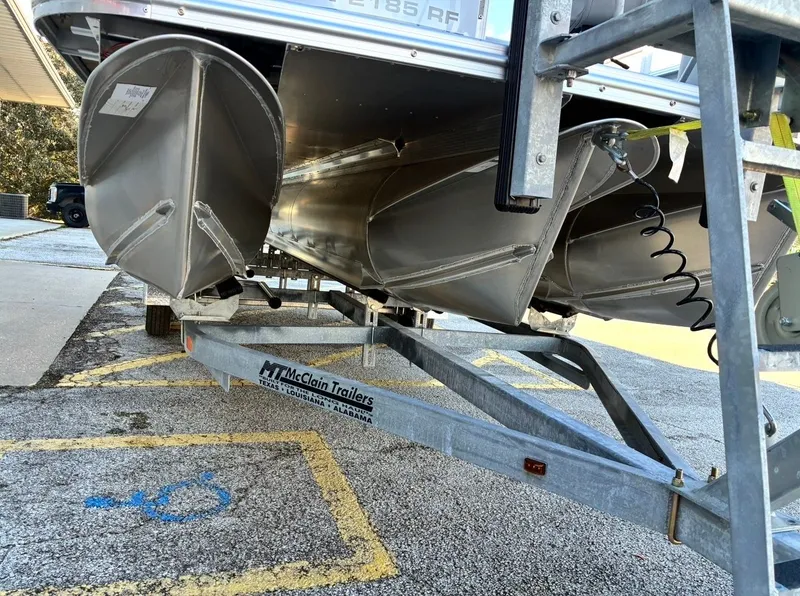 Slide: The Image of Avalon Venture 85 Quad Fish - 21' 2026 - 9