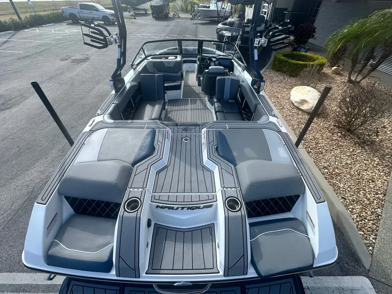 Slide: The Image of Nautique Super Air Nautique GS22 2020 - 6