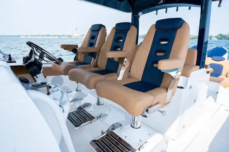 Slide: The Image of HCB 42 Lujo 2023 - 15