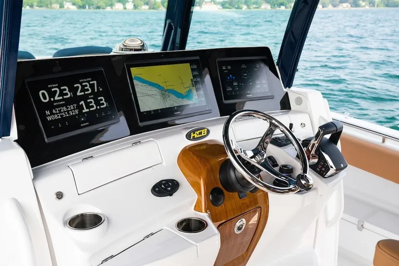 Slide: The Image of HCB 42 Lujo 2023 - 17