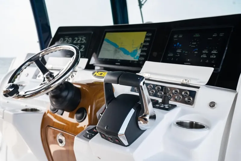 Slide: The Image of HCB 42 Lujo 2023 - 19