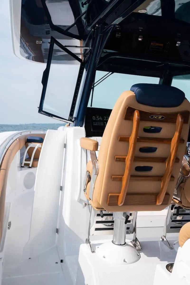 Slide: The Image of HCB 42 Lujo 2023 - 21