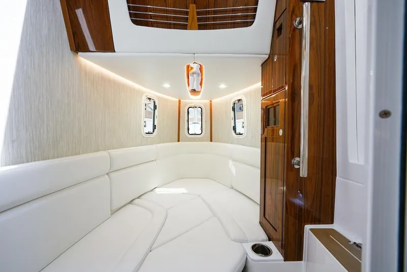 Slide: The Image of HCB 42 Lujo 2023 - 4