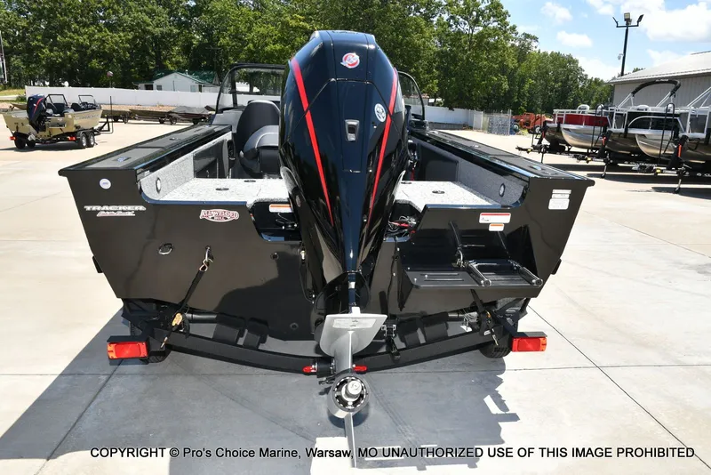 Slide: The Image of Tracker Targa V-19 WT WOVEN FLOORING 2026 - 18