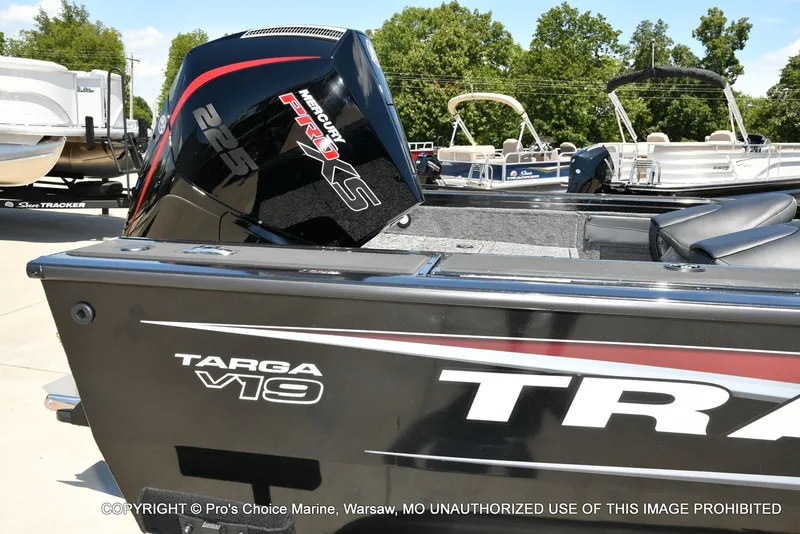 Slide: The Image of Tracker Targa V-19 WT WOVEN FLOORING 2026 - 4