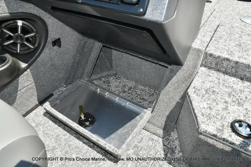 Slide: The Image of Tracker Targa V-19 WT WOVEN FLOORING 2026 - 43