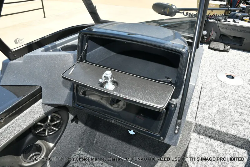 Slide: The Image of Tracker Targa V-19 WT WOVEN FLOORING 2026 - 46