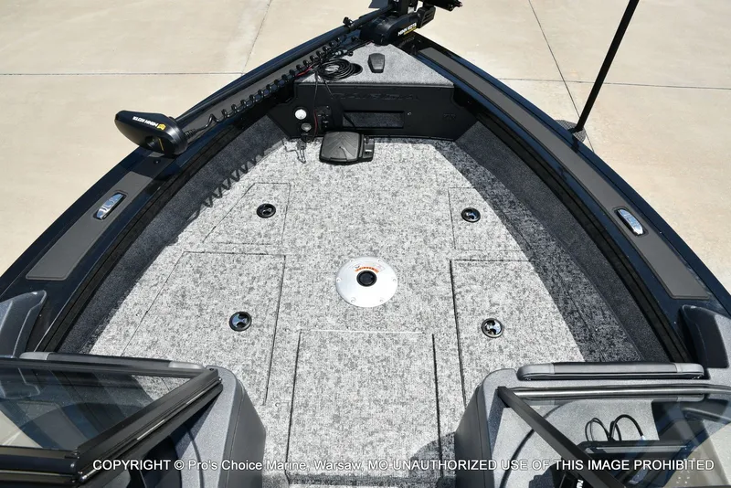 Slide: The Image of Tracker Targa V-19 WT WOVEN FLOORING 2026 - 51