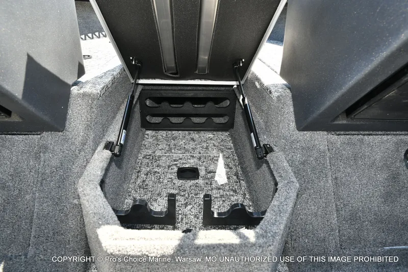 Slide: The Image of Tracker Targa V-19 WT WOVEN FLOORING 2026 - 53