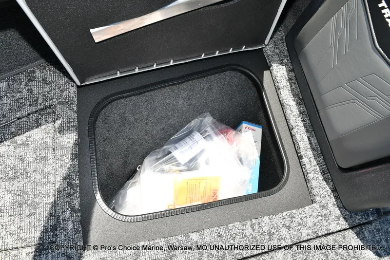 Slide: The Image of Tracker Targa V-19 WT WOVEN FLOORING 2026 - 61