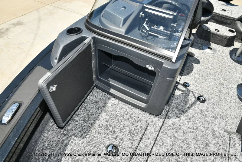 Slide: The Image of Tracker Targa V-19 WT WOVEN FLOORING 2026 - 62