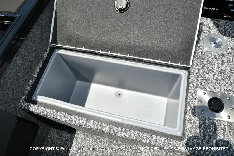 Slide: The Image of Tracker Targa V-19 WT WOVEN FLOORING 2026 - 72