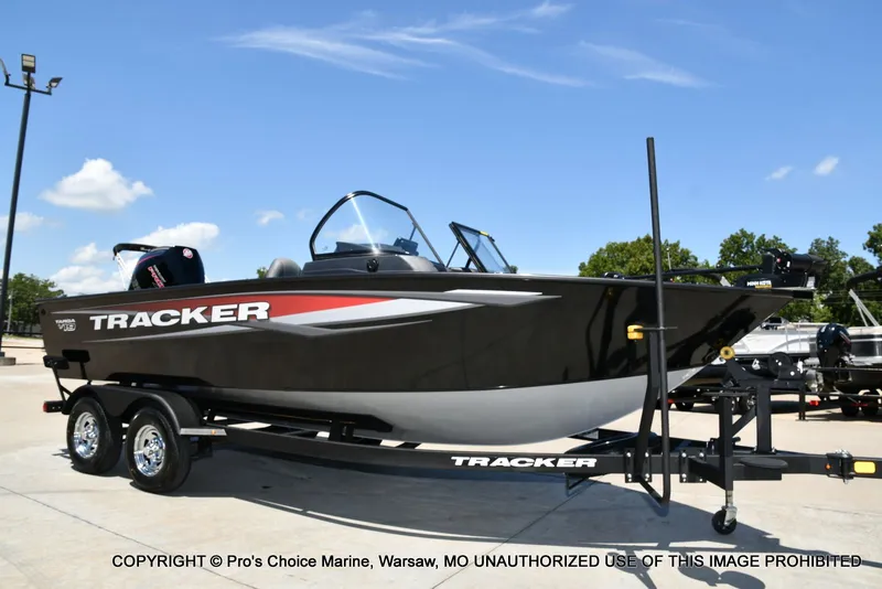 Slide: The Image of Tracker Targa V-19 WT WOVEN FLOORING 2026 - 93