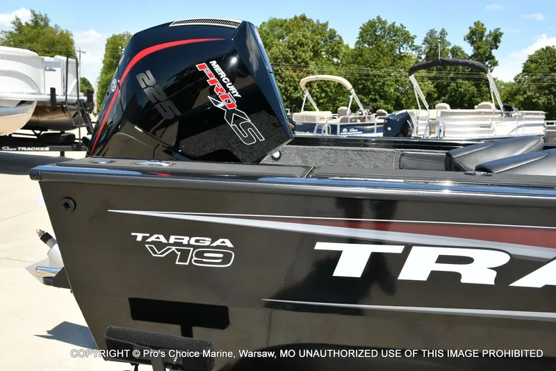 Slide: The Image of Tracker Targa V-19 WT WOVEN FLOORING 2026 - 95