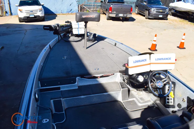 Slide: The Image of Phoenix Bass Boats 618 Pro 2013 - 11