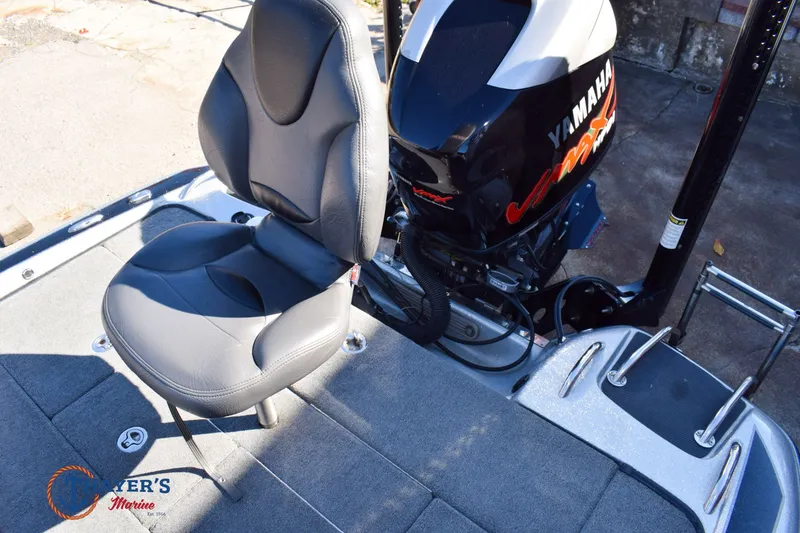 Slide: The Image of Phoenix Bass Boats 618 Pro 2013 - 8