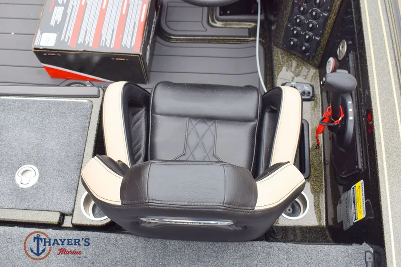 Slide: The Image of Phoenix Bass Boats 921 EliteX 2026 - 13