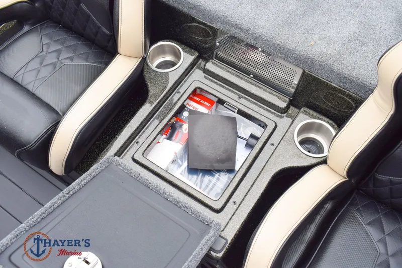 Slide: The Image of Phoenix Bass Boats 921 EliteX 2026 - 24