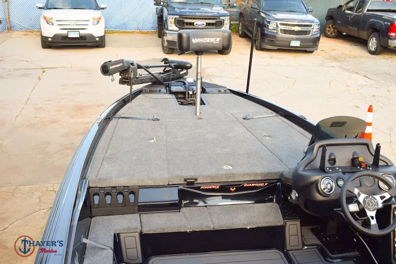 Slide: The Image of Phoenix Bass Boats 721 ZXL 2026 - 12