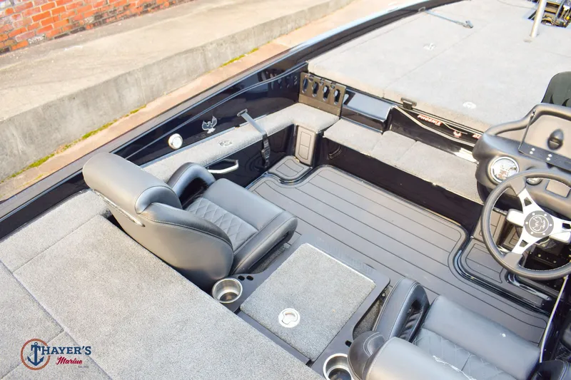 Slide: The Image of Phoenix Bass Boats 721 ZXL 2026 - 13