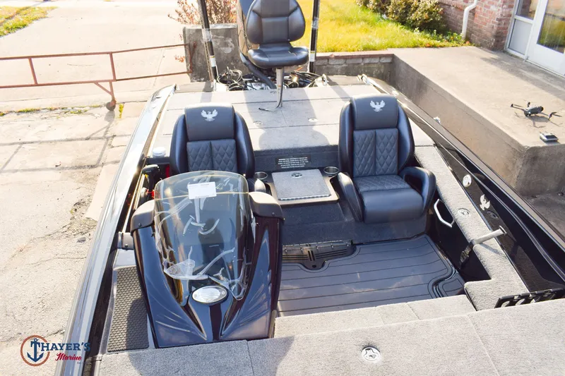 Slide: The Image of Phoenix Bass Boats 721 ZXL 2026 - 17