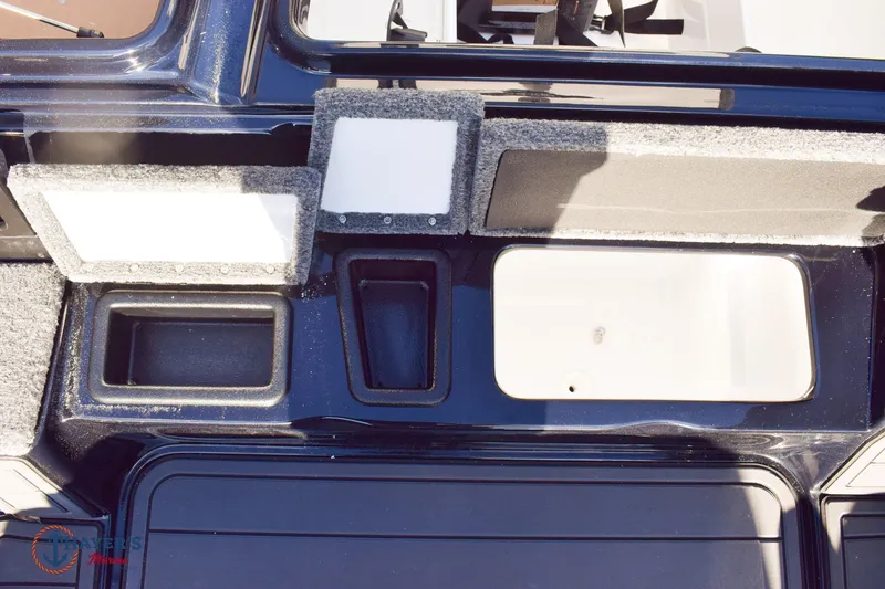 Slide: The Image of Phoenix Bass Boats 721 ZXL 2026 - 25