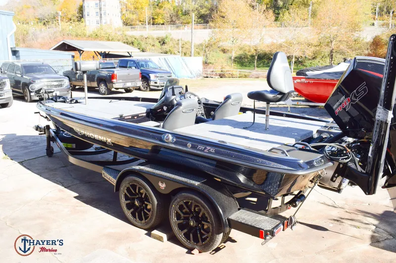Slide: The Image of Phoenix Bass Boats 721 ZXL 2026 - 34