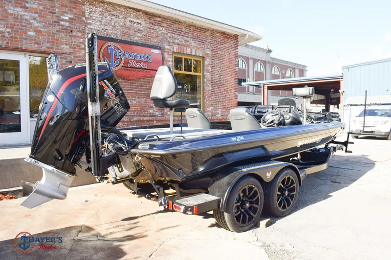 Slide: The Image of Phoenix Bass Boats 721 ZXL 2026 - 6