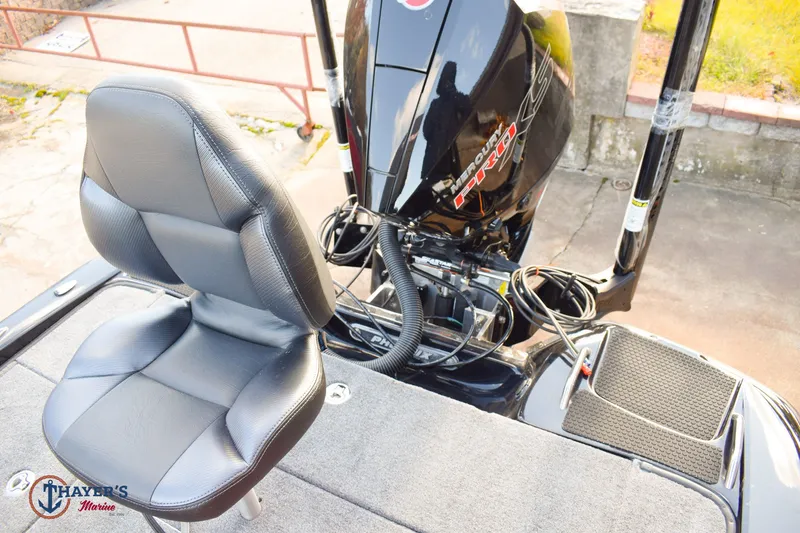 Slide: The Image of Phoenix Bass Boats 721 ZXL 2026 - 8