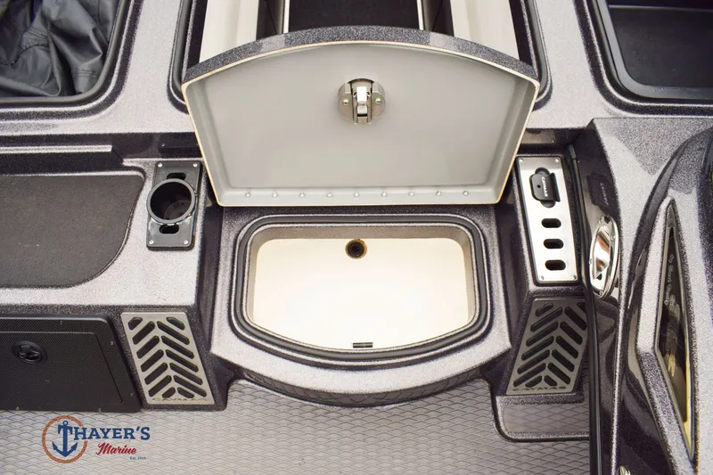 Slide: The Image of Caymas CX 20 2021 - 12