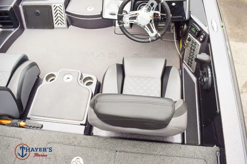 Slide: The Image of Caymas CX 20 2021 - 33