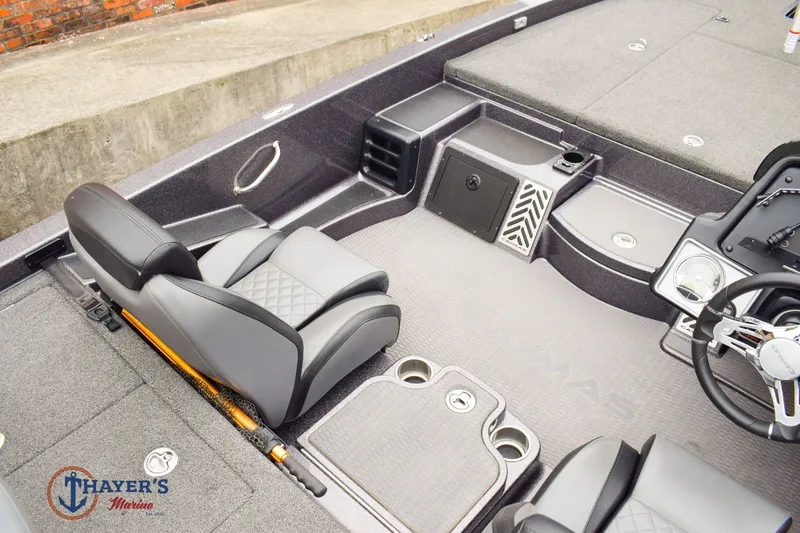 Slide: The Image of Caymas CX 20 2021 - 34