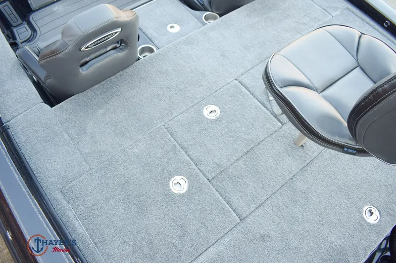 Slide: The Image of Phoenix Bass Boats 21 XE 2026 - 11