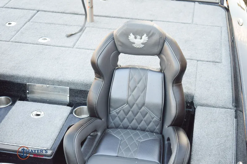 Slide: The Image of Phoenix Bass Boats 21 XE 2026 - 19