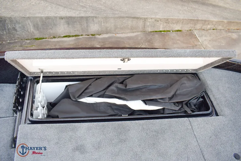 Slide: The Image of Phoenix Bass Boats 21 XE 2026 - 24