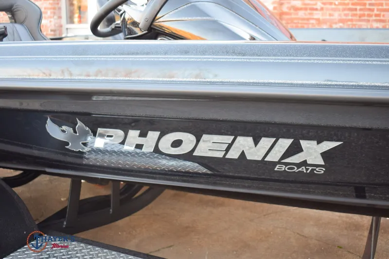 Slide: The Image of Phoenix Bass Boats 21 XE 2026 - 3