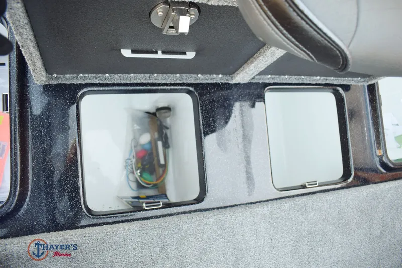 Slide: The Image of Phoenix Bass Boats 21 XE 2026 - 34