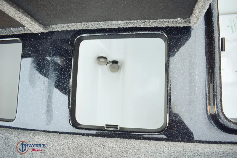 Slide: The Image of Phoenix Bass Boats 21 XE 2026 - 35