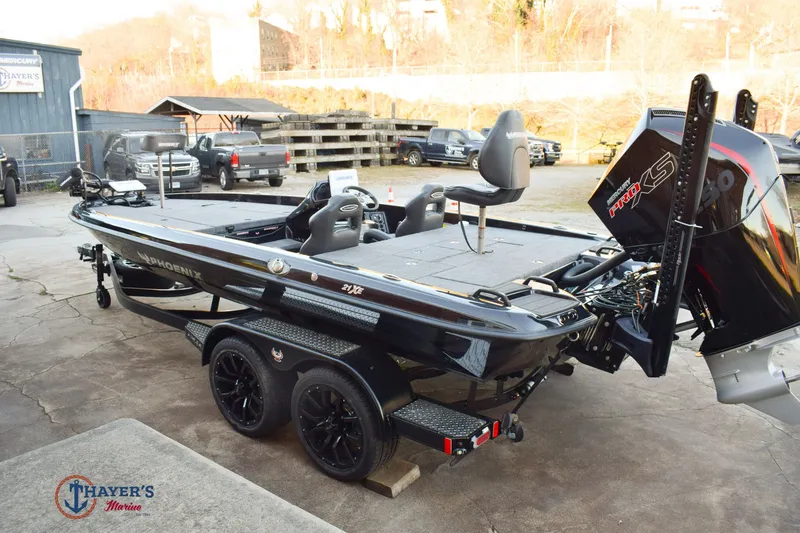 Slide: The Image of Phoenix Bass Boats 21 XE 2026 - 36