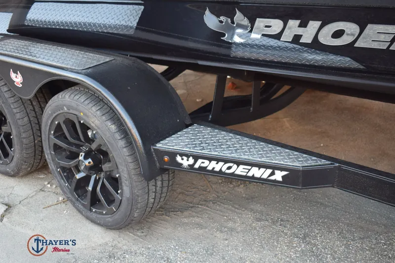 Slide: The Image of Phoenix Bass Boats 21 XE 2026 - 4