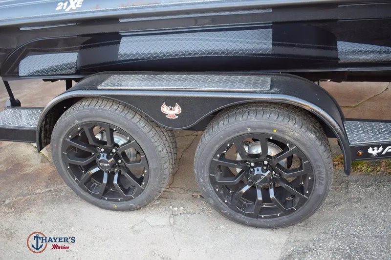 Slide: The Image of Phoenix Bass Boats 21 XE 2026 - 5